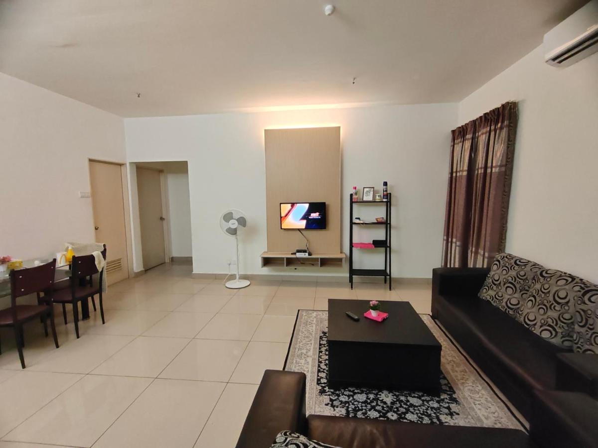 2 Rooms Homestay Deviana Wakaf Che Yeh Kota Bharu Eksteriør bilde